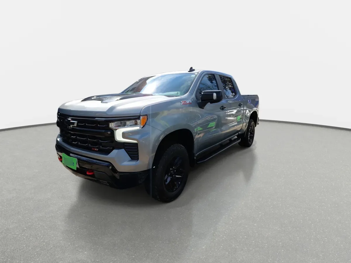 Chevrolet Silverado 5.3 Lt Trail Boss Z71 4x4 At 4p año 2024