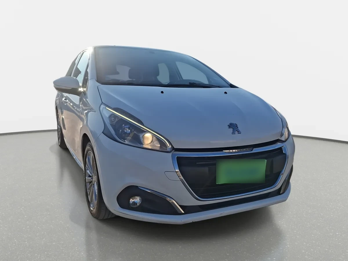 Peugeot 208 1.2 Active Pack Puretech 4x2 82hp Mt 5p año 2019