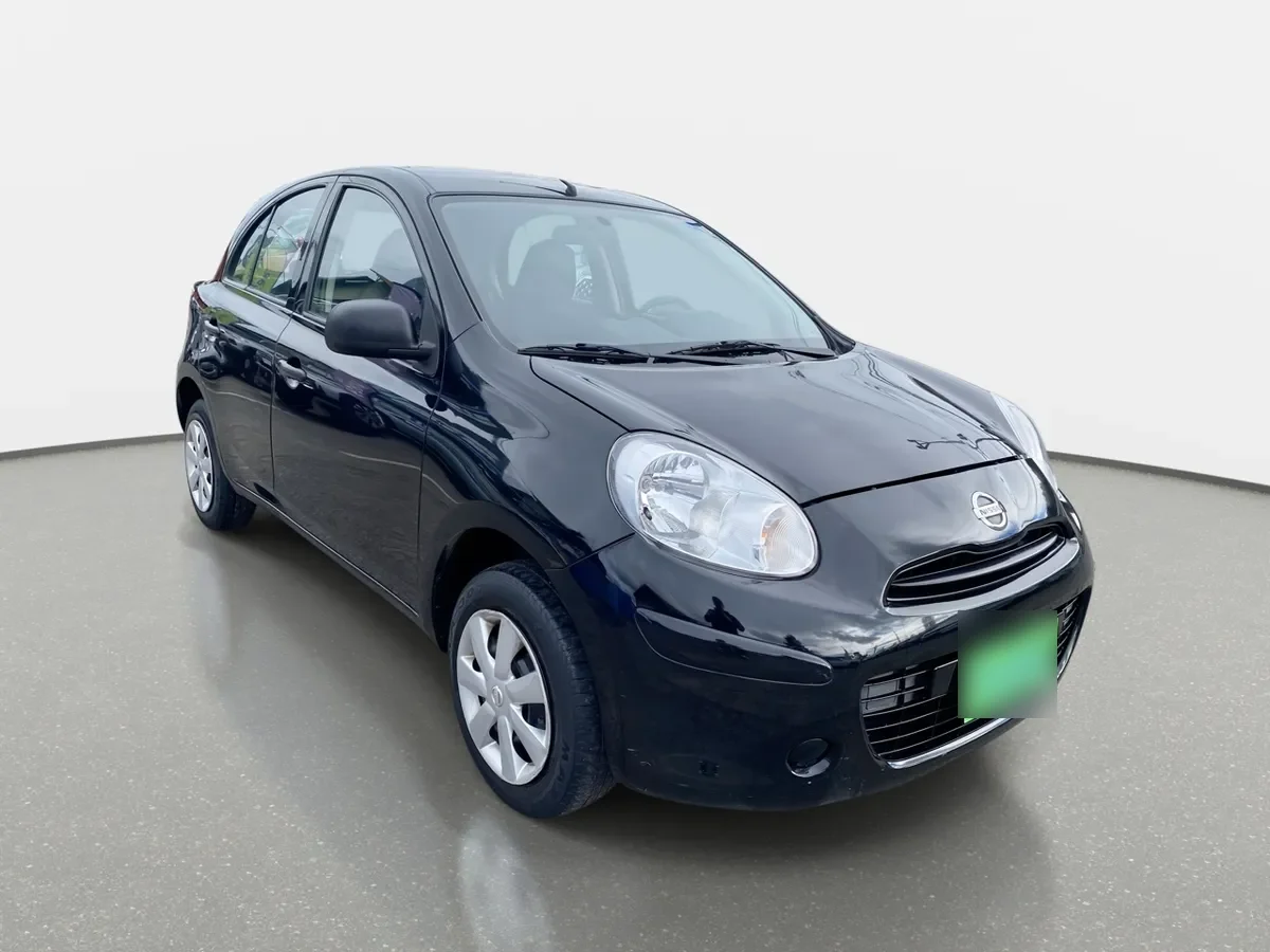 Nissan March 1.6 Active 4x2 Mt 5p año 2016