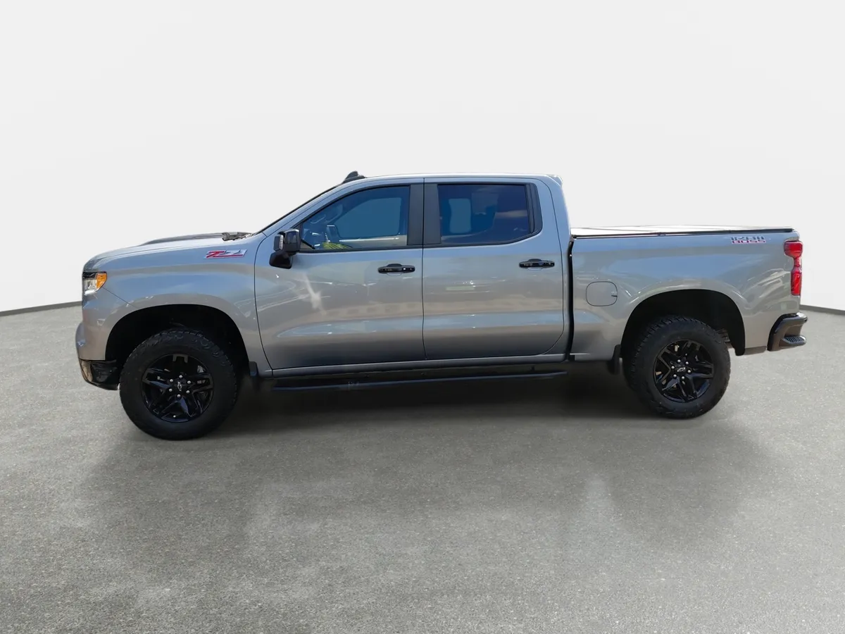 Chevrolet Silverado 5.3 Lt Trail Boss Z71 4x4 At 4p año 2024