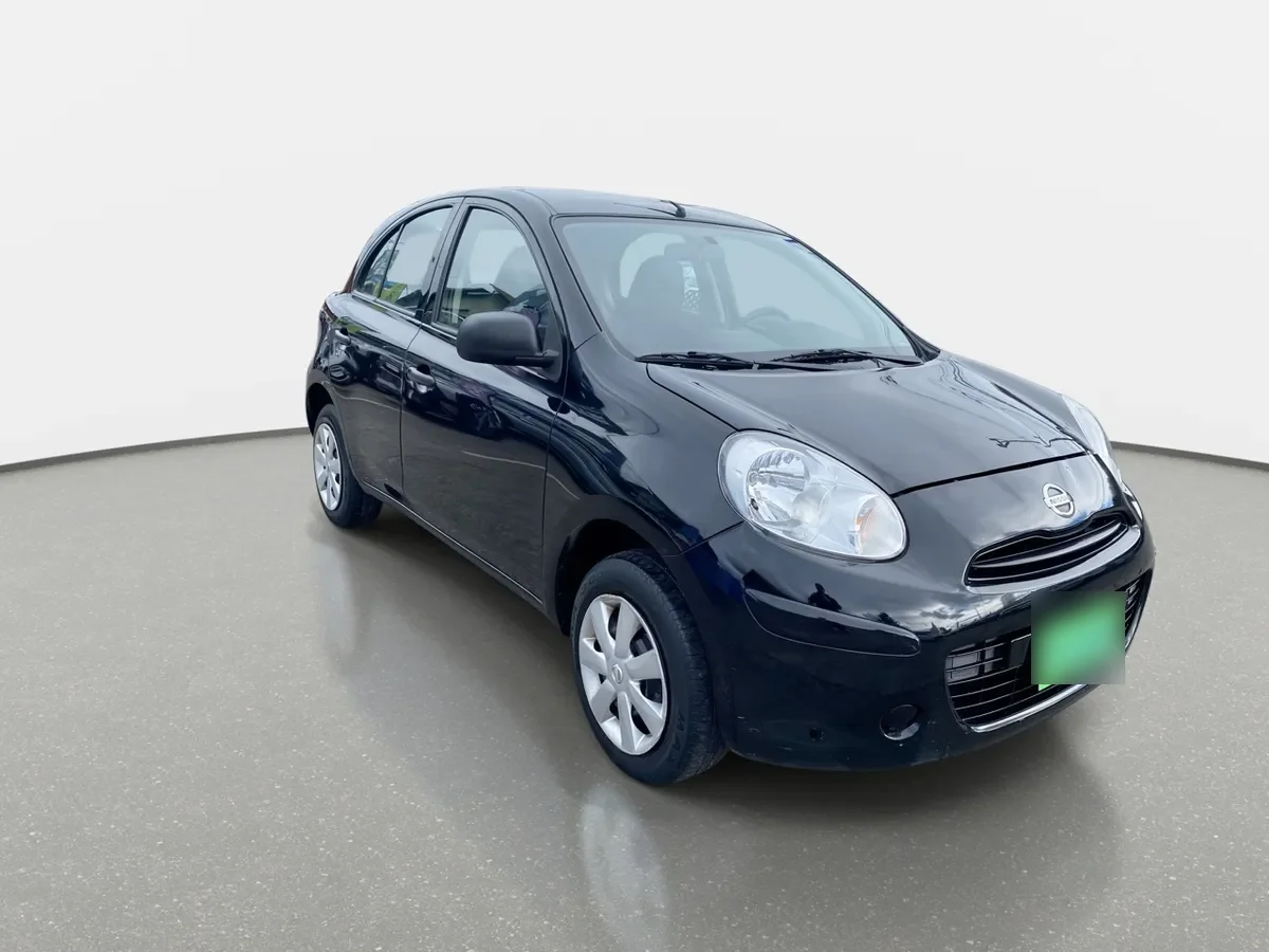 Nissan March 1.6 Active 4x2 Mt 5p año 2016