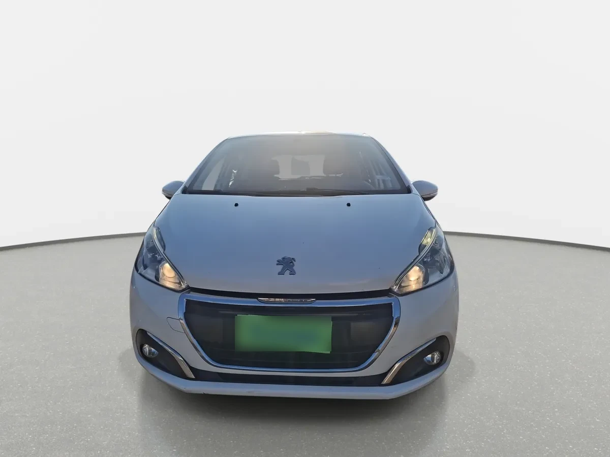 Peugeot 208 1.2 Active Pack Puretech 4x2 82hp Mt 5p año 2019