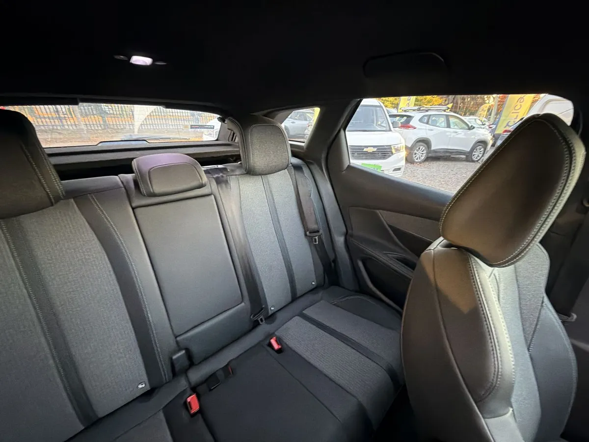 Peugeot 3008 1.5 Allure Pack Bluehdi 130 4x2 Eat8 5p año 2024
