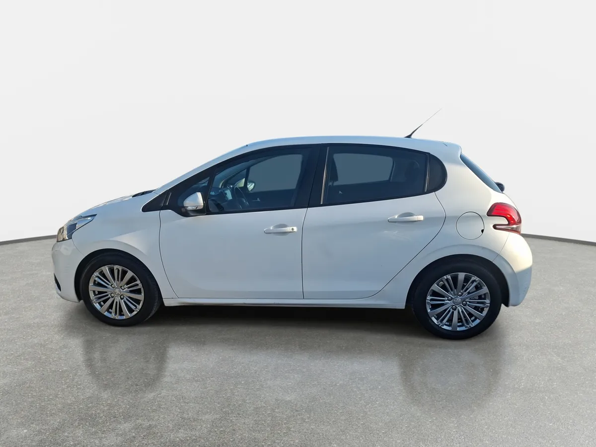 Peugeot 208 1.2 Active Pack Puretech 4x2 82hp Mt 5p año 2019