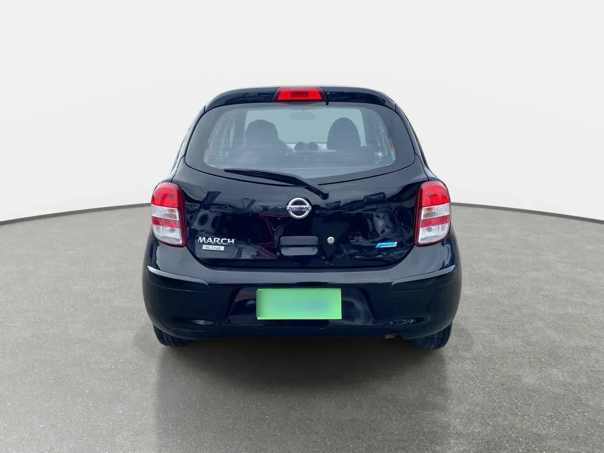 Nissan March 1.6 Active 4x2 Mt 5p año 2016