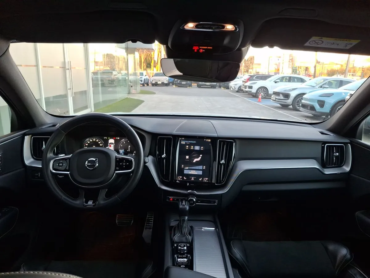 Volvo Xc60 2.4 T6 R-Design At 5p año 2020