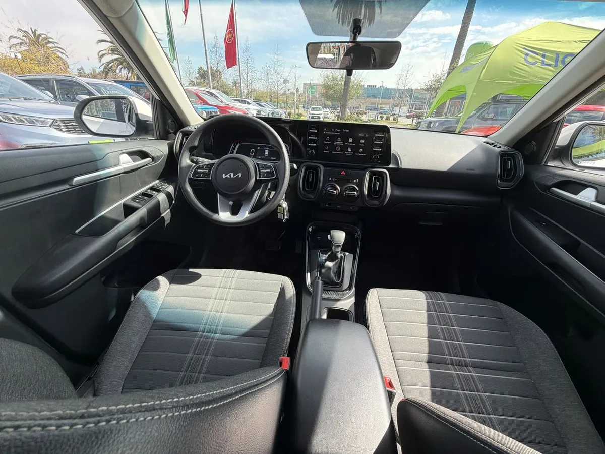 Kia Sonet 1.5 Ex 4x2 Ivt Ri At 5p año 2025