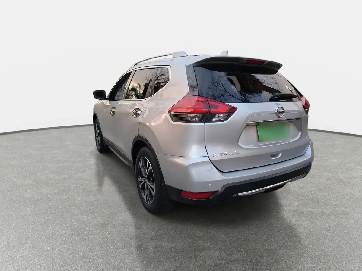 Nissan X-Trail 2.5 Advance 4x2 3row Cvt At 5p año 2023