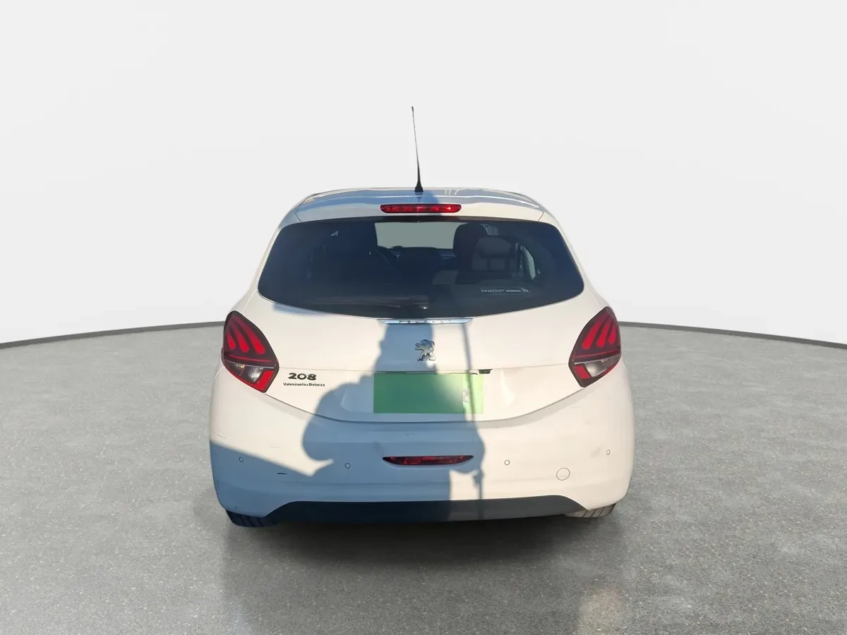 Peugeot 208 1.2 Active Pack Puretech 4x2 82hp Mt 5p año 2019