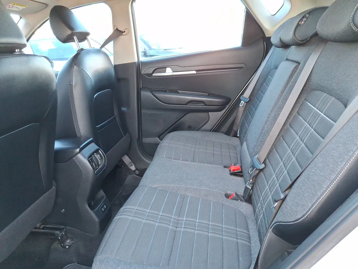 Kia Sonet 1.5 Ex 4x2 Ivt Ri At 5p año 2025