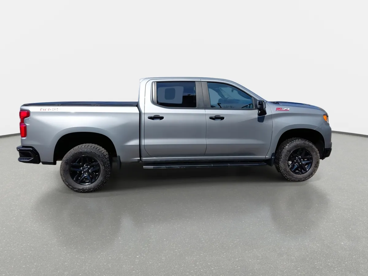 Chevrolet Silverado 5.3 Lt Trail Boss Z71 4x4 At 4p año 2024