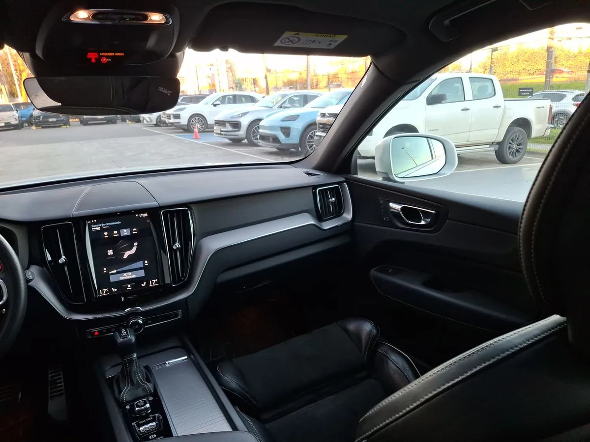 Volvo Xc60 2.4 T6 R-Design At 5p año 2020