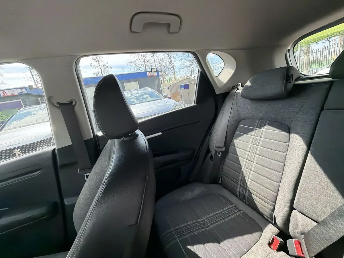 Kia Sonet 1.5 Ex 4x2 Ivt Ri At 5p año 2025