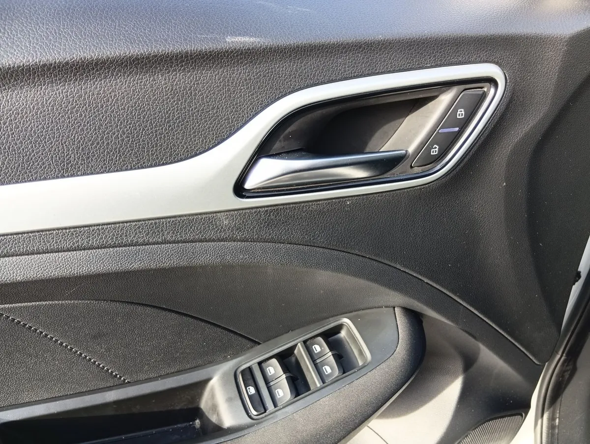 MG Mg Zs 1.5 Std 4x2 At 5p año 2023