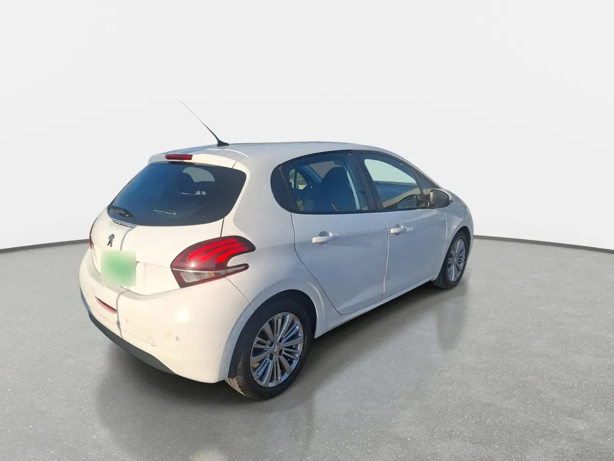 Peugeot 208 1.2 Active Pack Puretech 4x2 82hp Mt 5p año 2019