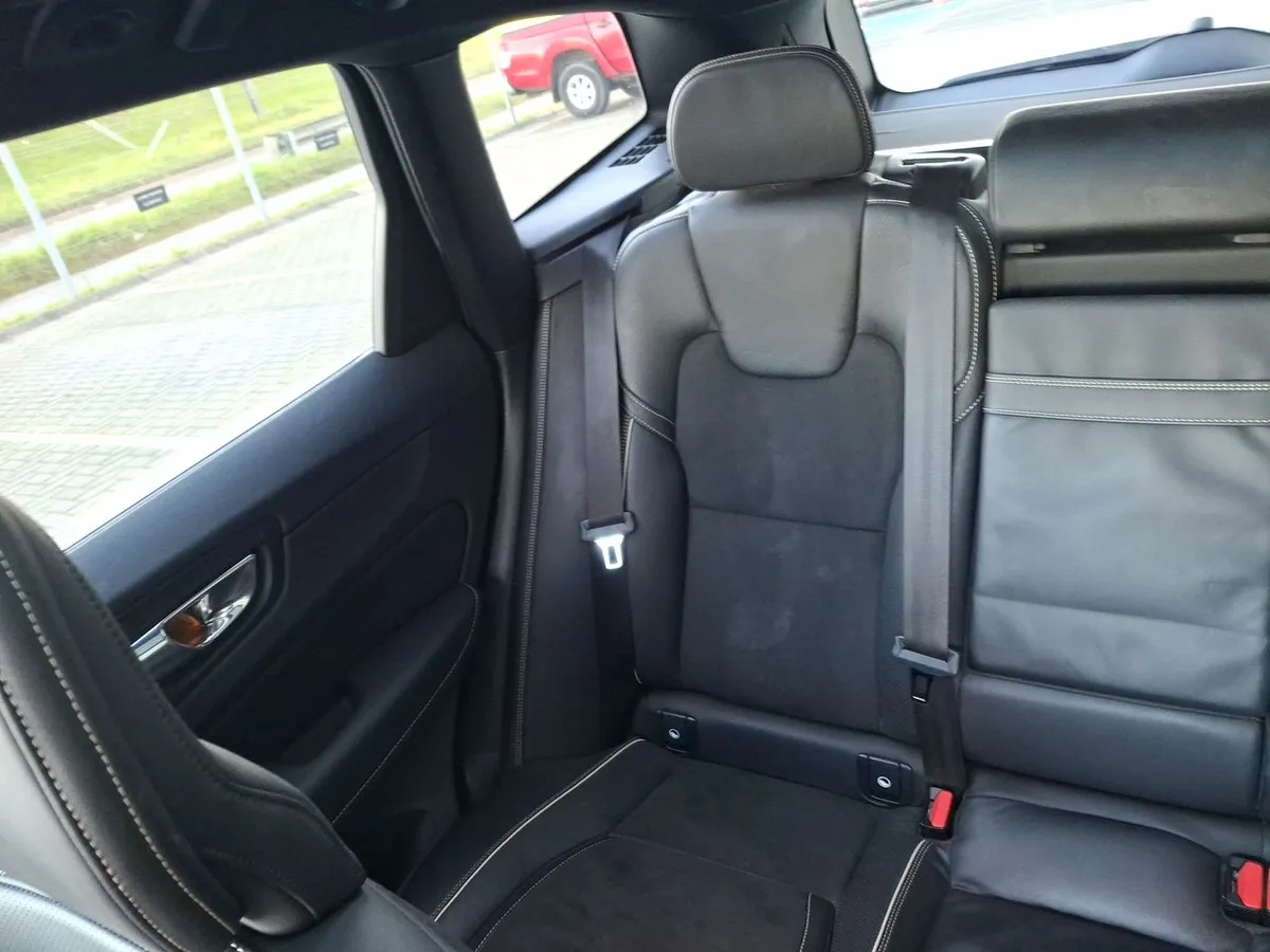Volvo Xc60 2.4 T6 R-Design At 5p año 2020