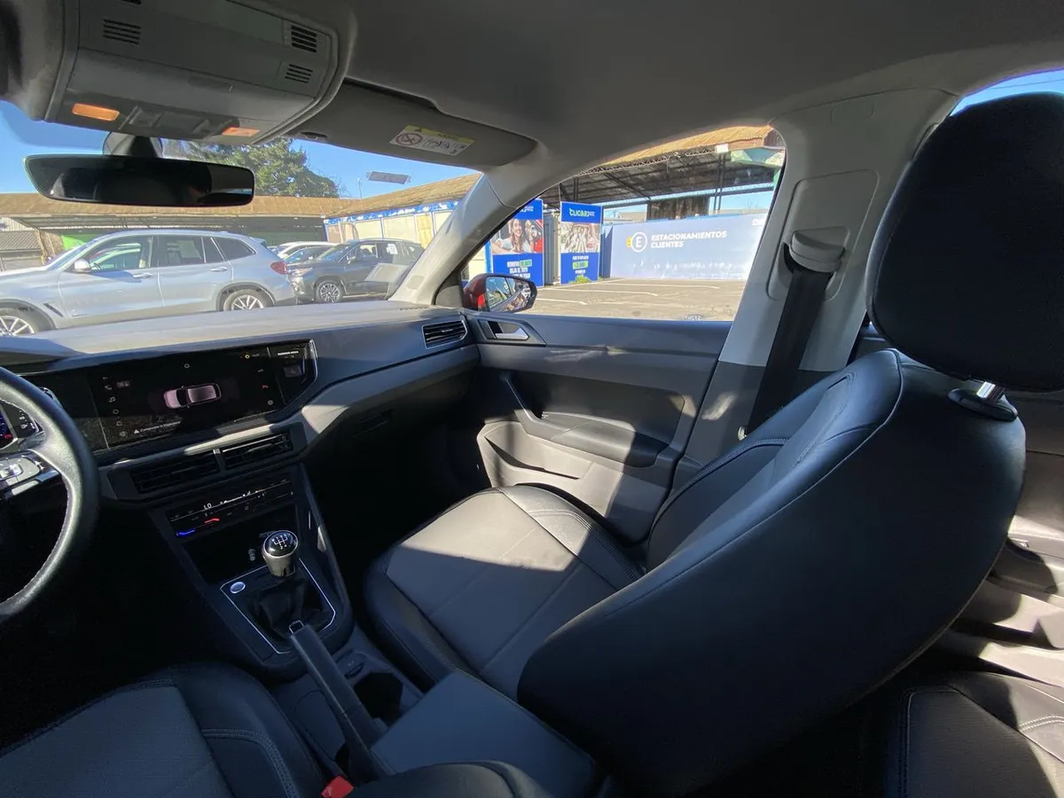 Volkswagen Polo 1.6 Highline 4x2 Hb Mt 5p año 2023