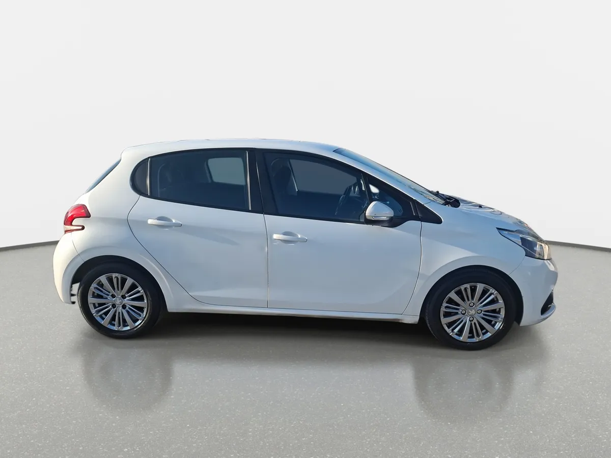 Peugeot 208 1.2 Active Pack Puretech 4x2 82hp Mt 5p año 2019