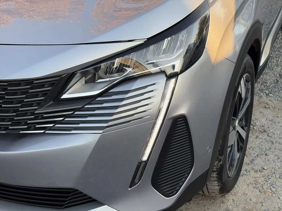 Peugeot 3008 1.5 Allure Pack Bluehdi 130 4x2 Eat8 5p año 2024