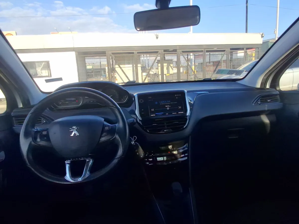 Peugeot 208 1.2 Active Pack Puretech 4x2 82hp Mt 5p año 2019