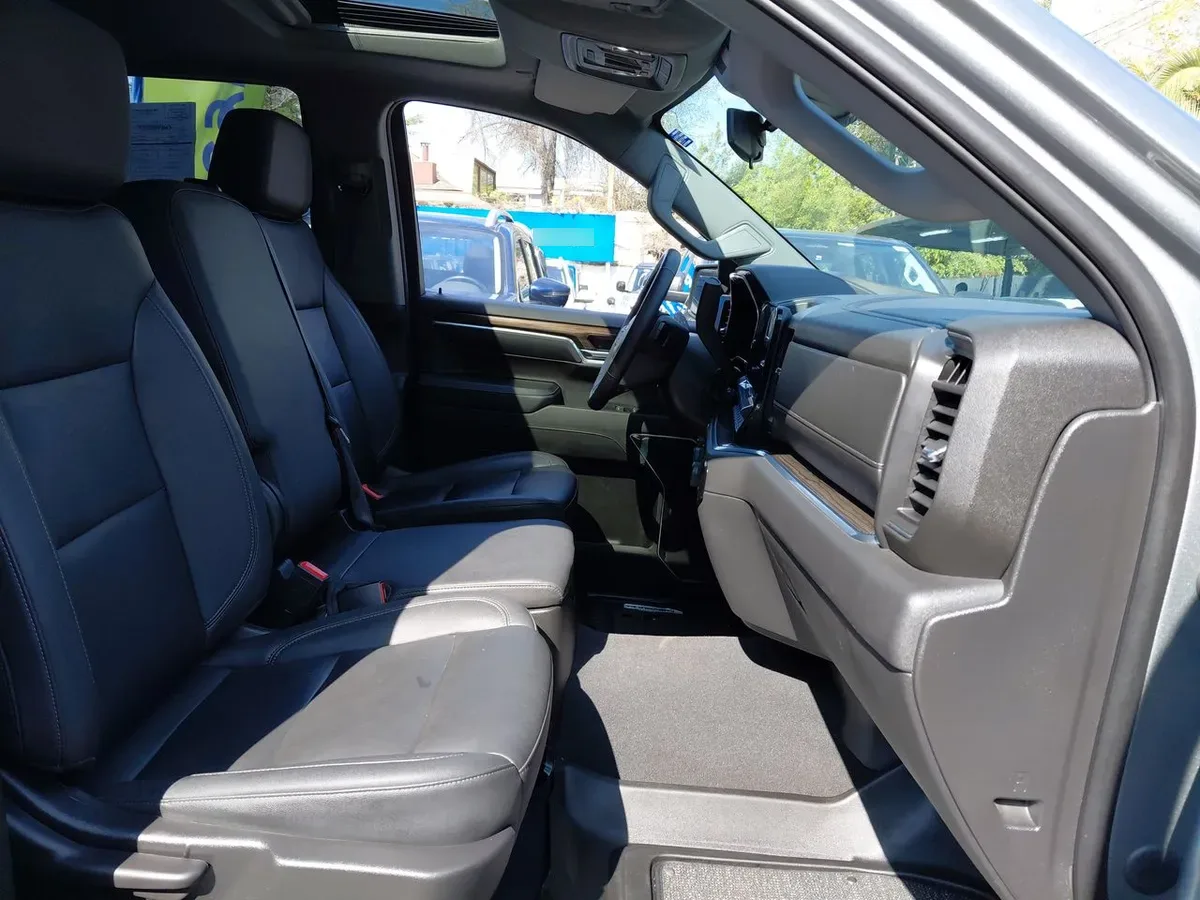 Chevrolet Silverado 5.3 Lt Trail Boss Z71 4x4 At 4p año 2024