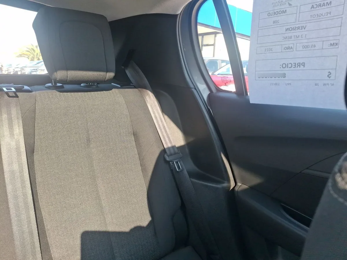 Peugeot 208 1.2 Style Puretech 75 4x2 Mt 5p año 2023