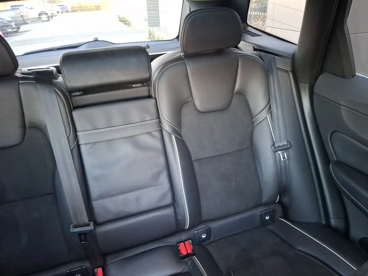 Volvo Xc60 2.4 T6 R-Design At 5p año 2020