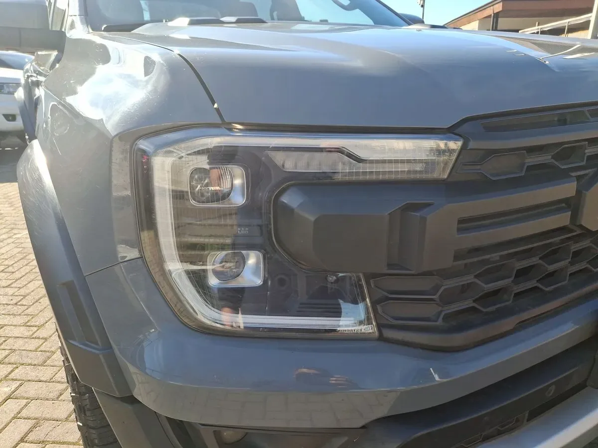 Ford Ranger 3.0t Raptor 4x4 Dob. Cab. At 4p año 2025