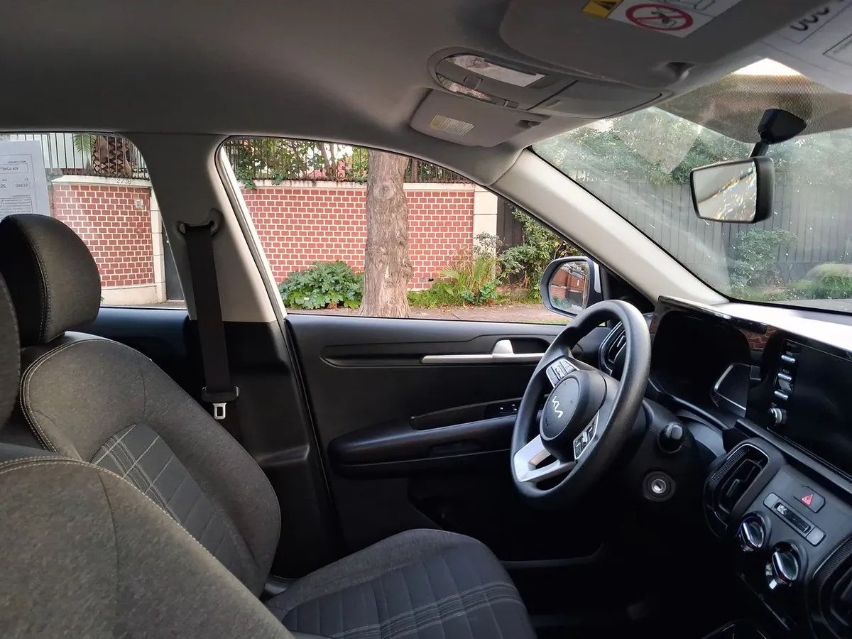 Kia Sonet 1.5 Ex 4x2 Ivt Ri At 5p año 2025