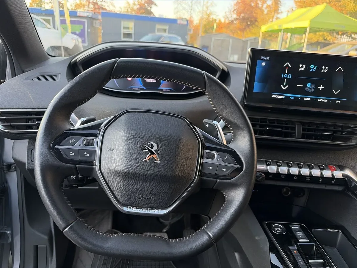 Peugeot 3008 1.5 Allure Pack Bluehdi 130 4x2 Eat8 5p año 2024