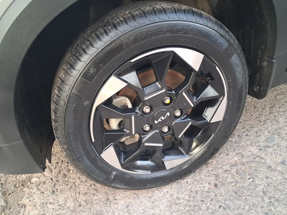 Kia Sonet 1.5 Ex 4x2 Ivt Ri At 5p año 2025
