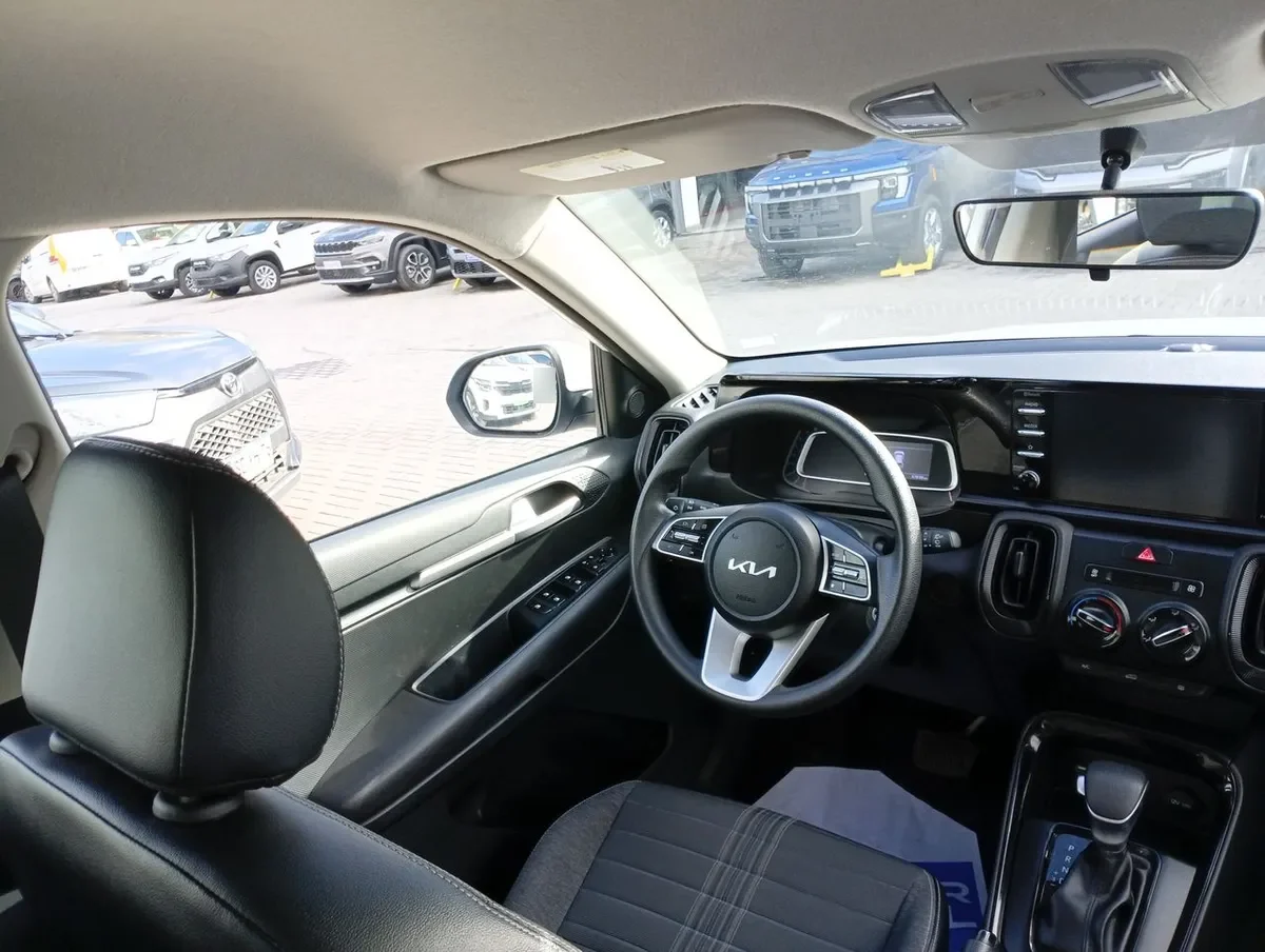 Kia Sonet 1.5 Ex 4x2 Ivt Ri At 5p año 2025