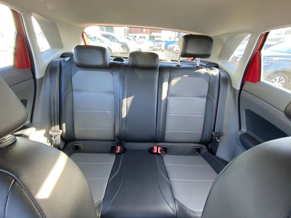Volkswagen Polo 1.6 Highline 4x2 Hb Mt 5p año 2023