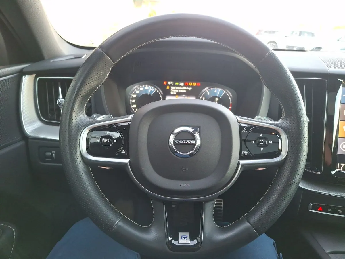Volvo Xc60 2.4 T6 R-Design At 5p año 2020
