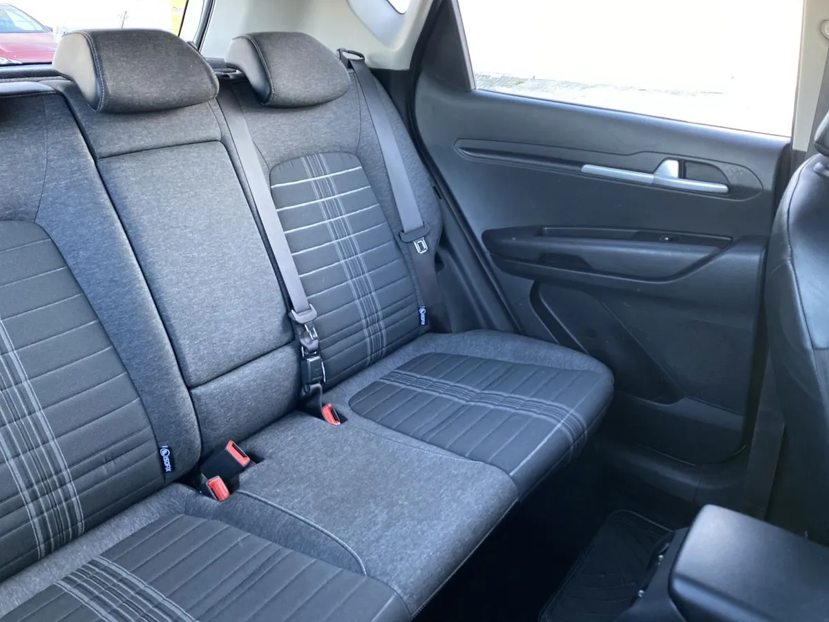 Kia Sonet 1.5 Ex 4x2 Ivt Ri At 5p año 2025