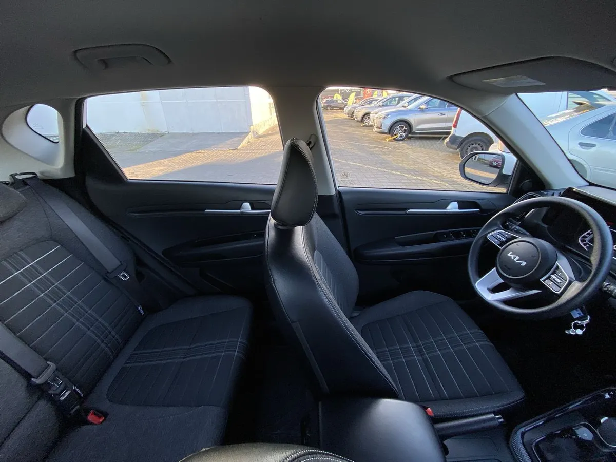 Kia Sonet 1.5 Ex 4x2 Ivt Ri At 5p año 2025