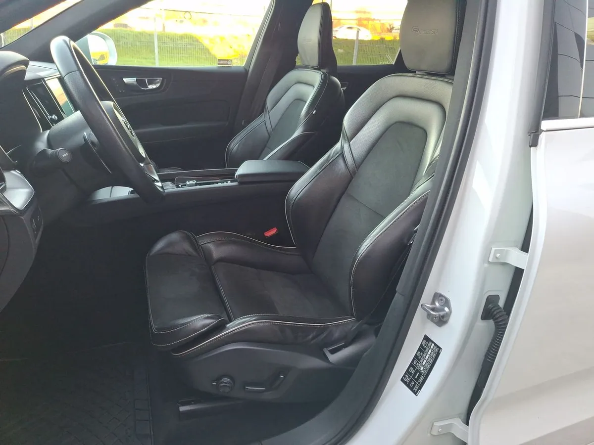 Volvo Xc60 2.4 T6 R-Design At 5p año 2020