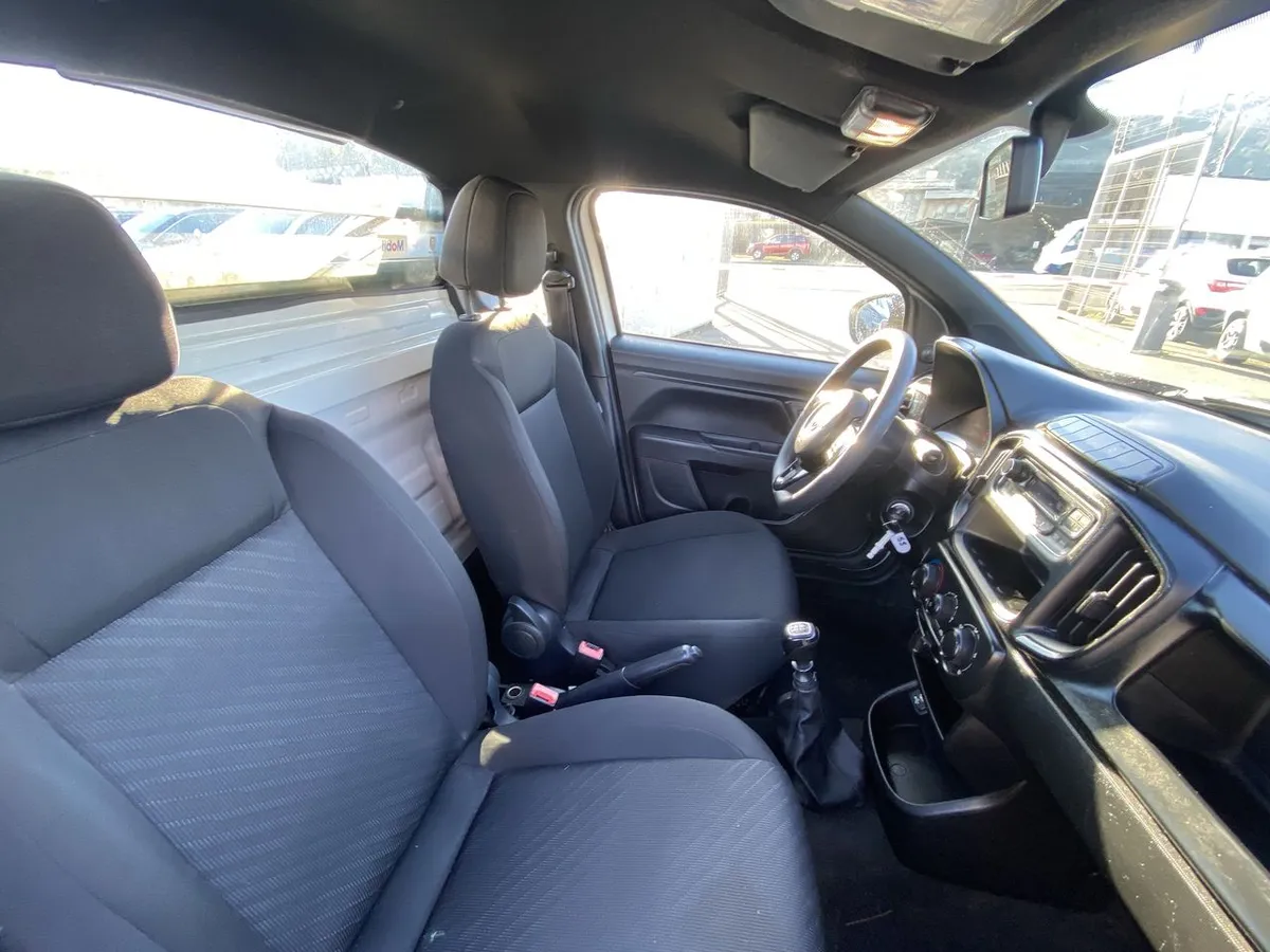 Ram 700 1.4 Slt Cab. Sim. Mt 2p año 2023