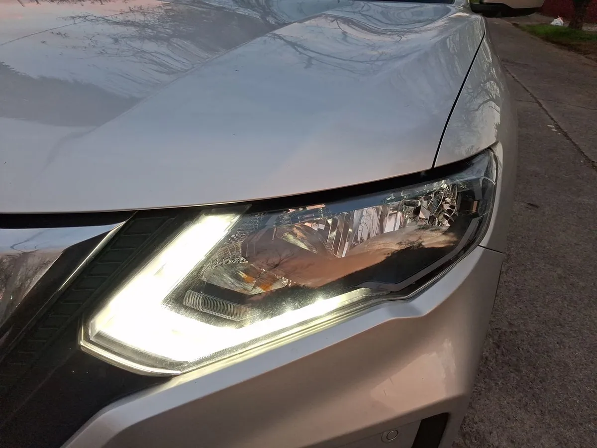 Nissan X-Trail 2.5 Advance 4x2 3row Cvt At 5p año 2023