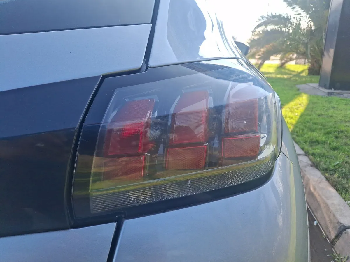 Peugeot 208 1.2 Style Puretech 75 4x2 Mt 5p año 2023