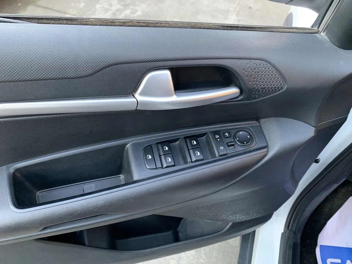 Kia Sonet 1.5 Ex 4x2 Ivt Ri At 5p año 2025