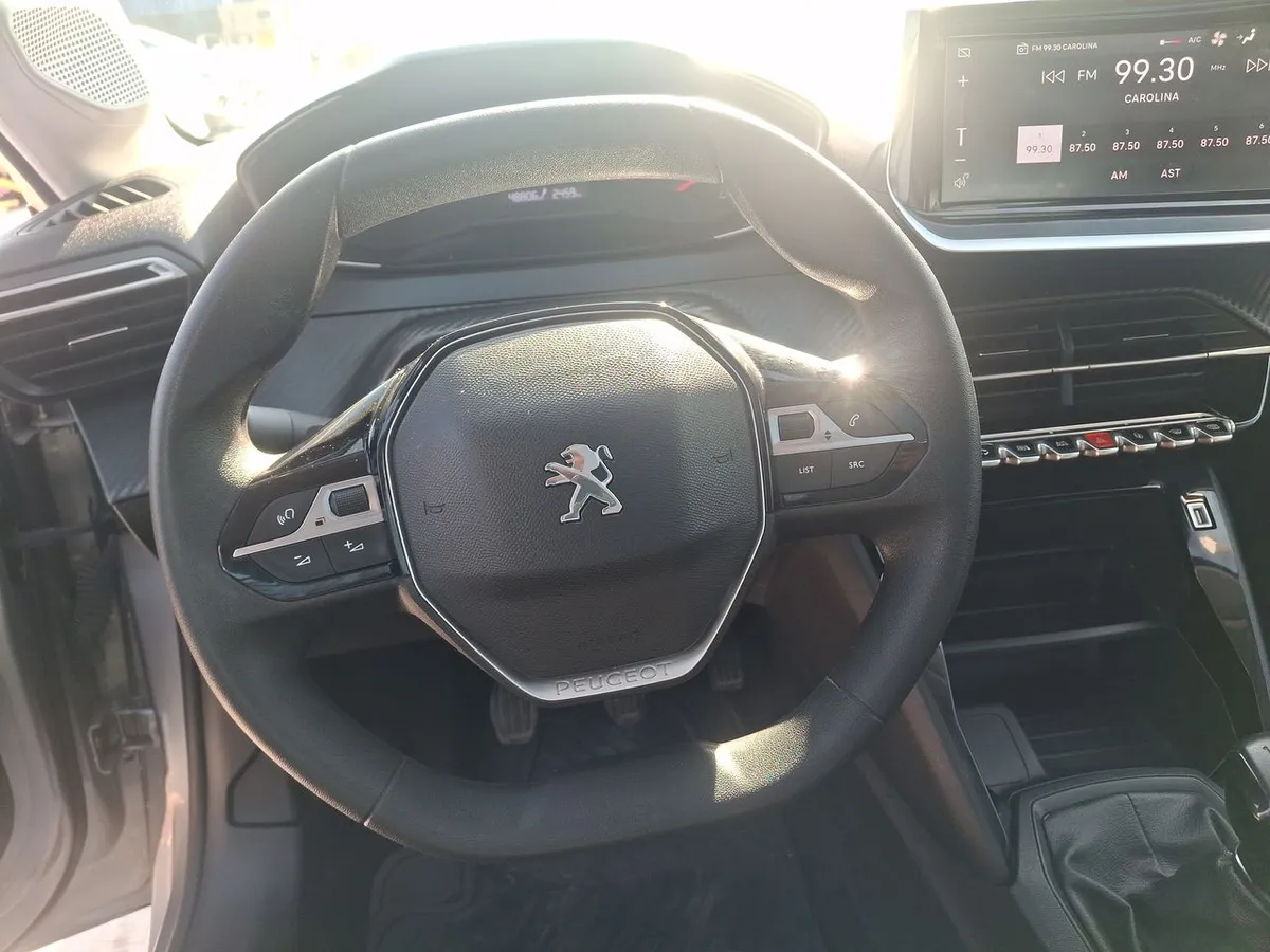 Peugeot 208 1.2 Style Puretech 75 4x2 Mt 5p año 2023