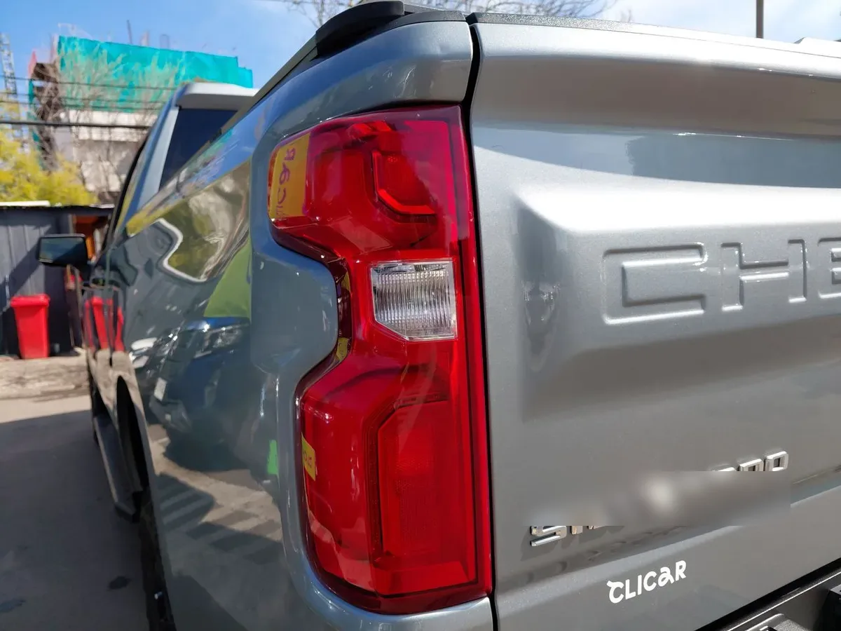 Chevrolet Silverado 5.3 Lt Trail Boss Z71 4x4 At 4p año 2024
