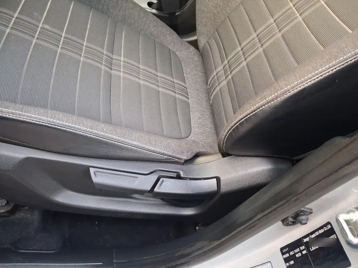 Kia Sonet 1.5 Ex 4x2 Ivt Ri At 5p año 2025