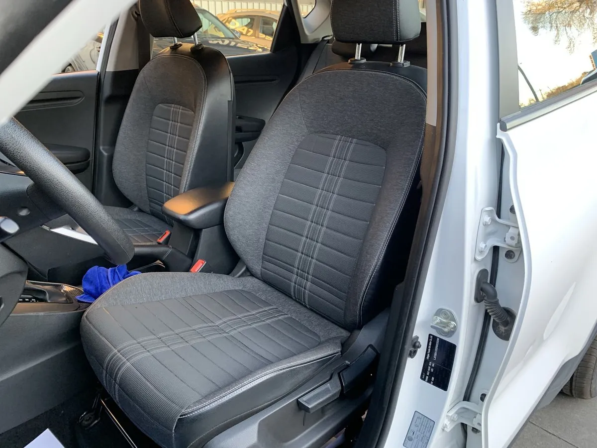 Kia Sonet 1.5 Ex 4x2 Ivt Ri At 5p año 2025