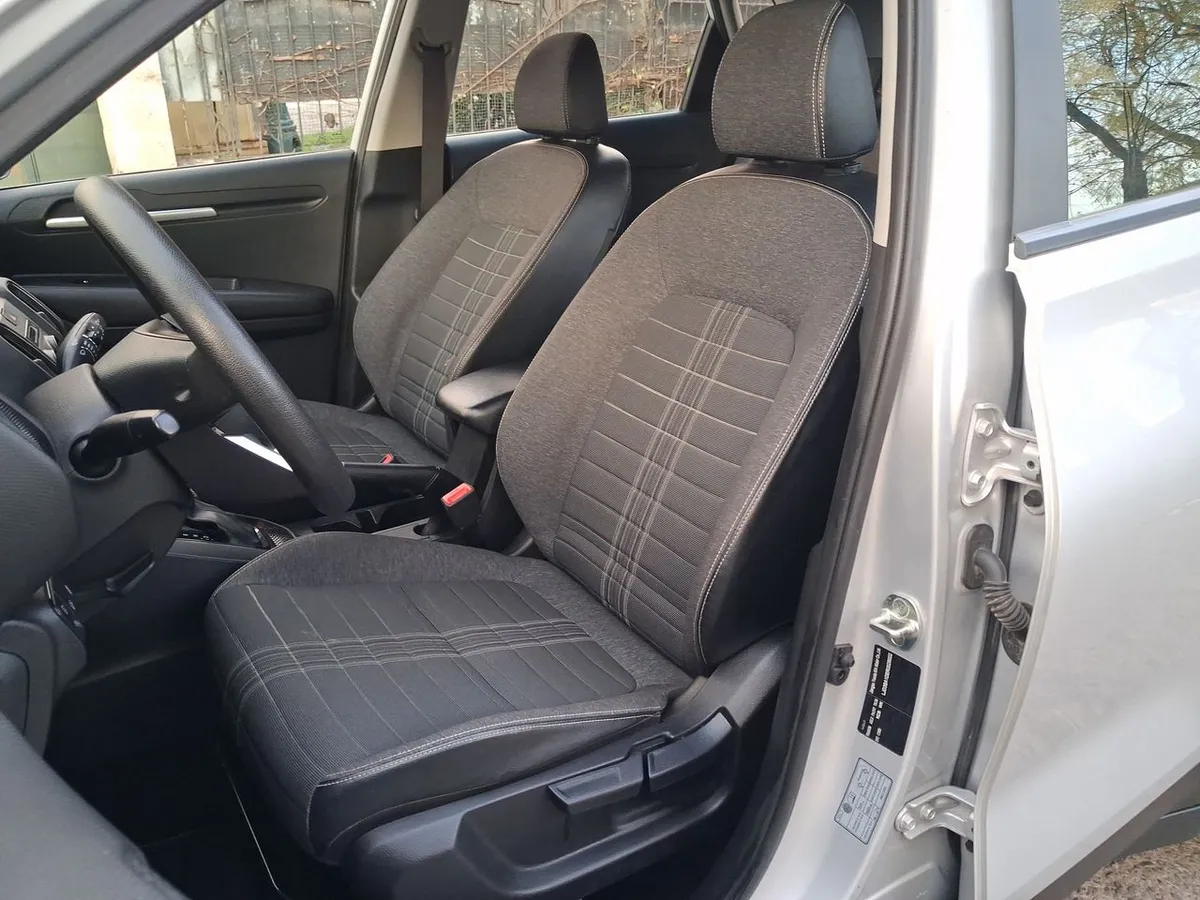 Kia Sonet 1.5 Ex 4x2 Ivt Ri At 5p año 2025