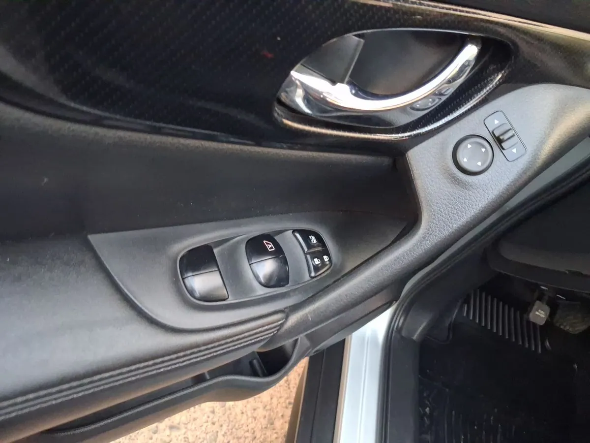Nissan X-Trail 2.5 Advance 4x2 3row Cvt At 5p año 2023