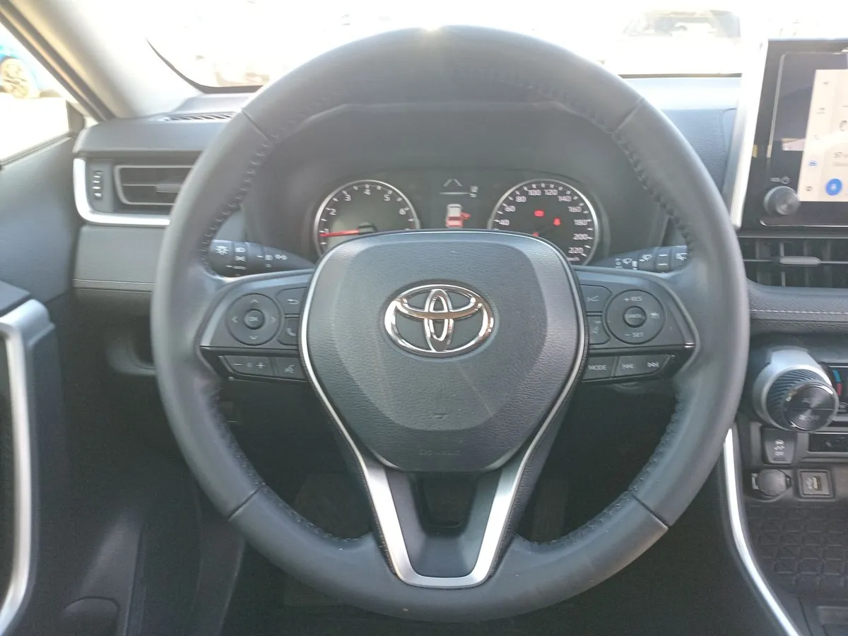 Toyota Rav 4 2.0 Xle 4x2 Cvt At 5p año 2024