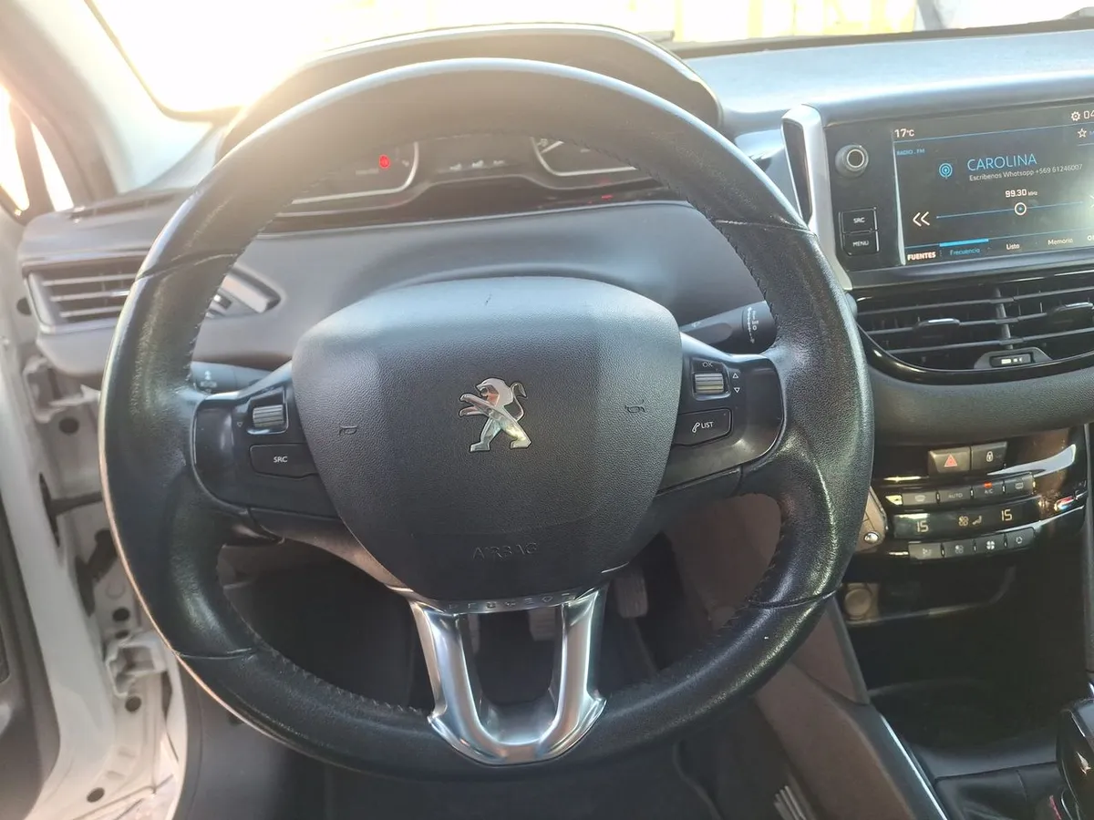 Peugeot 208 1.2 Active Pack Puretech 4x2 82hp Mt 5p año 2019