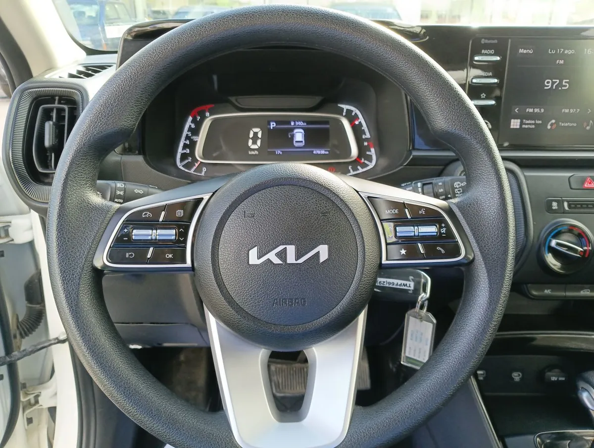 Kia Sonet 1.5 Ex 4x2 Ivt Ri At 5p año 2025